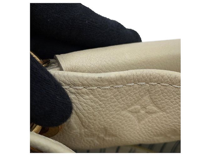 Borsa a Spalla Louis Vuitton Monogram Empreinte Artsy MM LOUIS VUITTON Bianca Bianco - vista 12