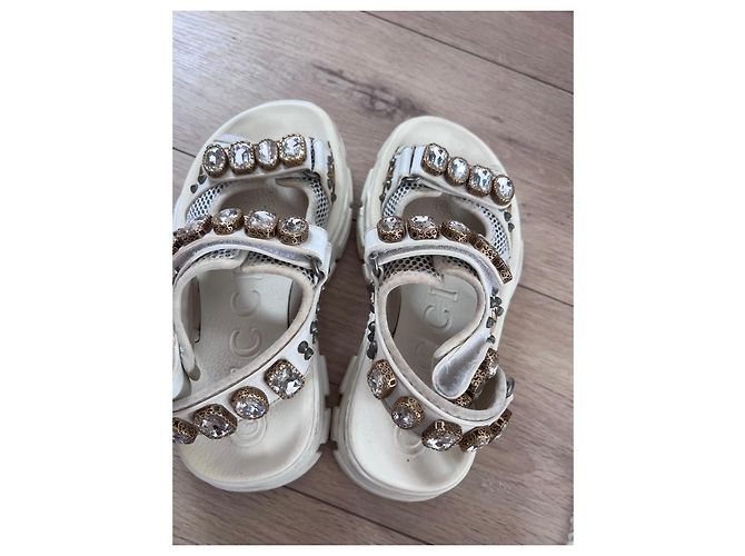 Sandali bianchi Gucci decorati con cristalli Bianco - vista 2