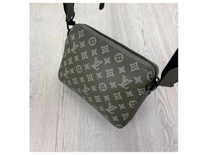 Borsa Trio Louis Vuitton per uomini Verde oliva - vista 7