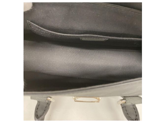 Borsa Louis Vuitton Epi Segur PM M58822 Nero - vista 4