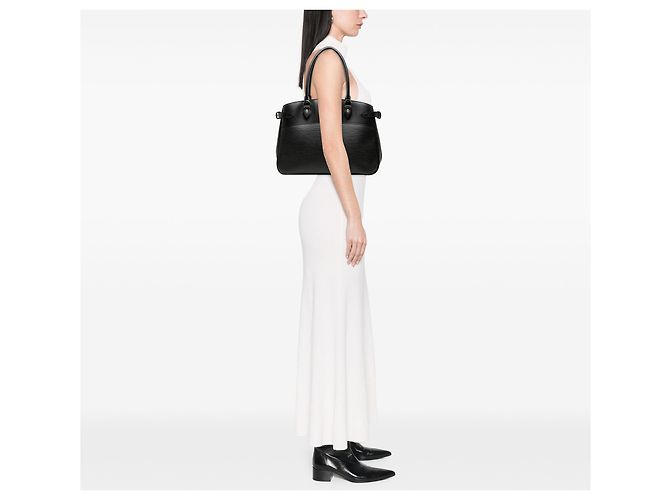 Louis Vuitton Passy GM in Epi Nero - vista 8