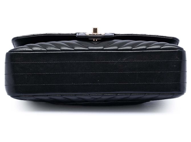 Chanel Nero Medio Classico Chevron Pelle di Agnello Doppio Flap - vista 3