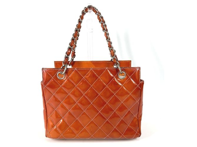 Bolsa CHANEL em matelassé acolchoado com logo CC Coco Rosa - vista 2