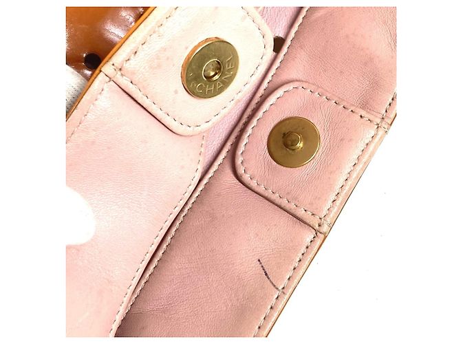 Borsa a spalla in smalto rosa con logo CC Coco di Chanel - vista 15