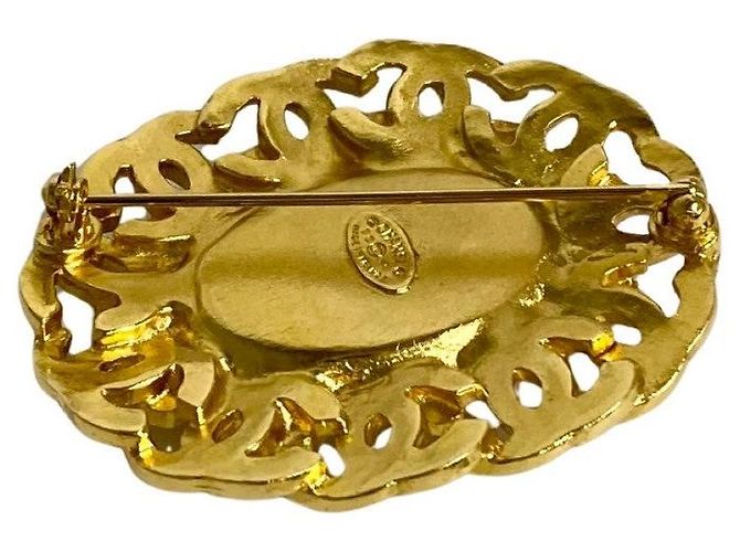 Farbstein-Brosche mit Coco-Logo von CHANEL Golden Metallisch - Ansicht 3