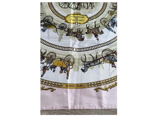 Hermès Bufanda de seda La Promenade de Longchamps Castaño Rosa Blanco Dorado - vista 3