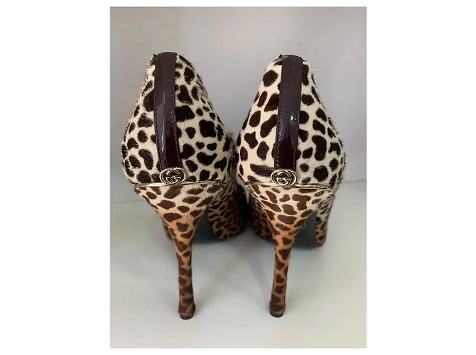 Gucci Pumps mit Leopardenmuster Ponyhaar Spitz zulaufend Braun - Ansicht 4
