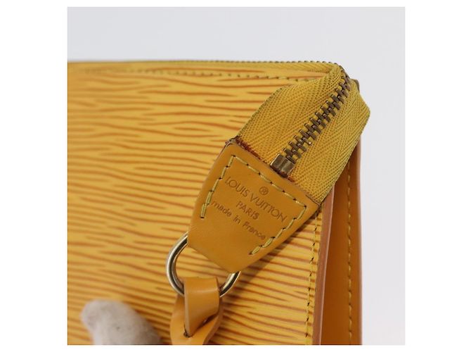 LOUIS VUITTON Pochette Accessoires Epi Pouch Giallo M52949 LV Auth 170894 - vista 17