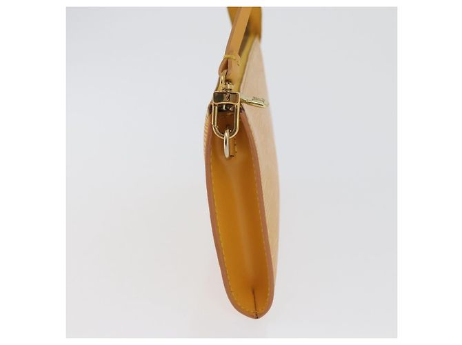 LOUIS VUITTON Pochette Accessoires Epi Pouch Giallo M52949 LV Auth 170894 - vista 4