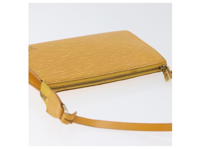 LOUIS VUITTON Pochette Accessoires Epi Pouch Giallo M52949 LV Auth 170894 - vista 6