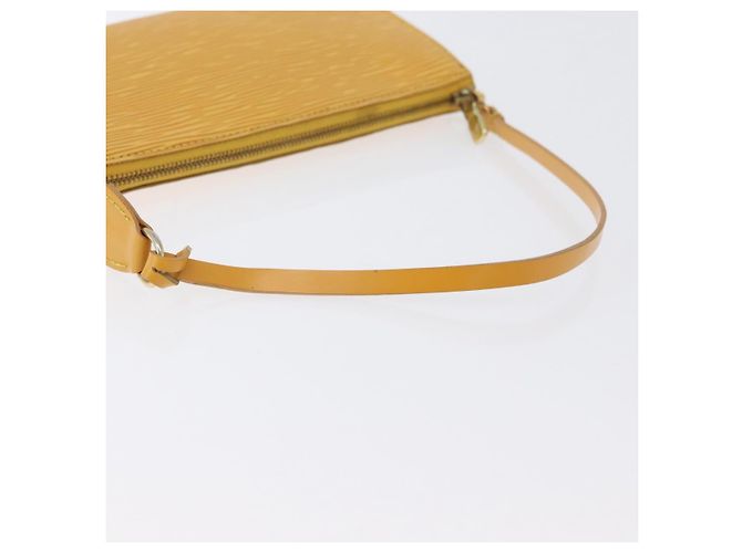 LOUIS VUITTON Pochette Accessoires Epi Pouch Giallo M52949 LV Auth 170894 - vista 7