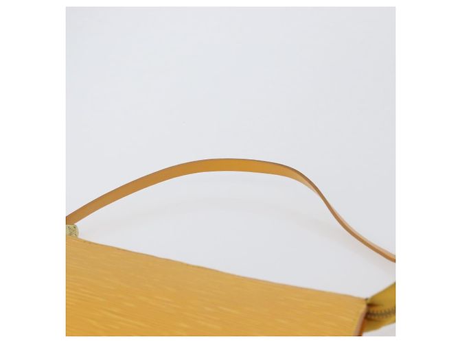 LOUIS VUITTON Pochette Accessoires Epi Pouch Giallo M52949 LV Auth 170894 - vista 8