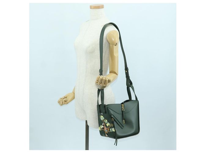 Loewe Bolso de mano compacto Hammock de cuero 2 en 1 verde dorado Auth 167114SM - vista 28