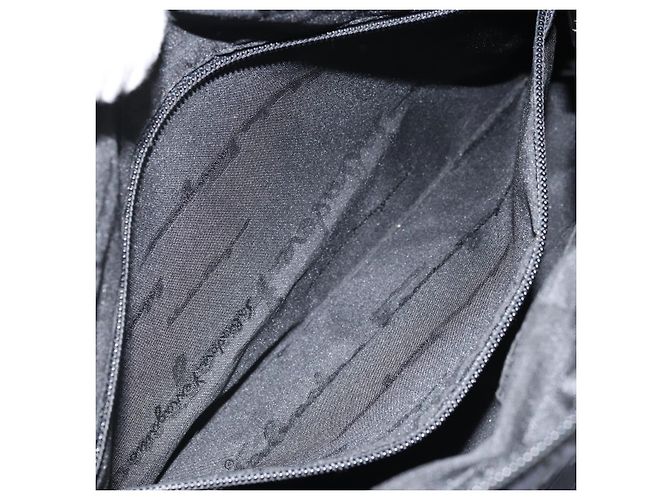Bolsa Tote Gancini de Nylon Preta e Prata da Salvatore Ferragamo Auth BA11280 Preto - vista 21