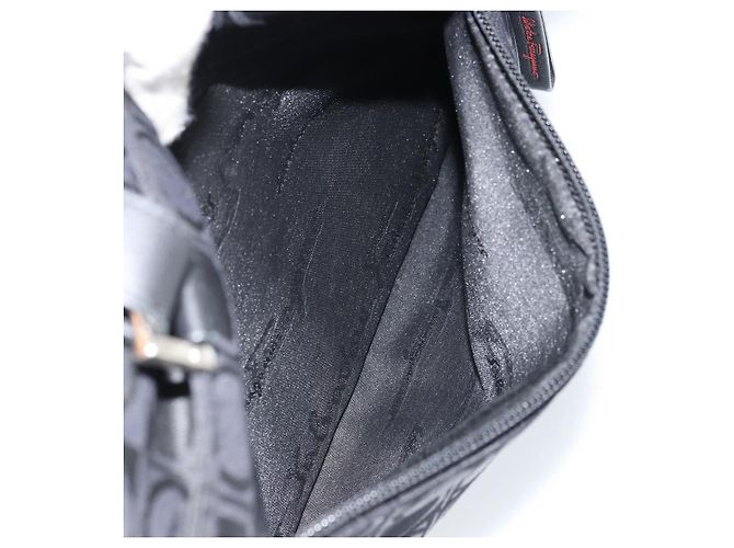 Bolsa Tote Gancini de Nylon Preta e Prata da Salvatore Ferragamo Auth BA11280 Preto - vista 22
