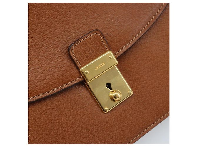 GUCCI Clutch in Pelle Marrone Oro Auth ep13771 D'oro - vista 12
