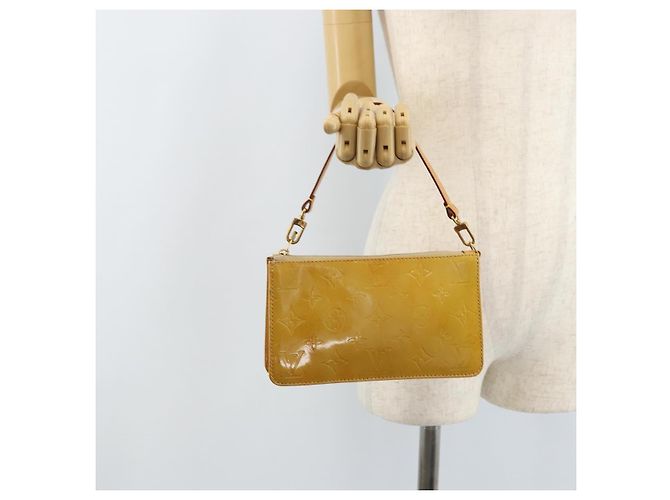 LOUIS VUITTON Pochette Lexington Monogram Vernis Beige M91010 LV Auth ARZ319 - vue 21