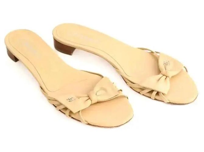 Chanel Sandali in pelle beige - vista 3