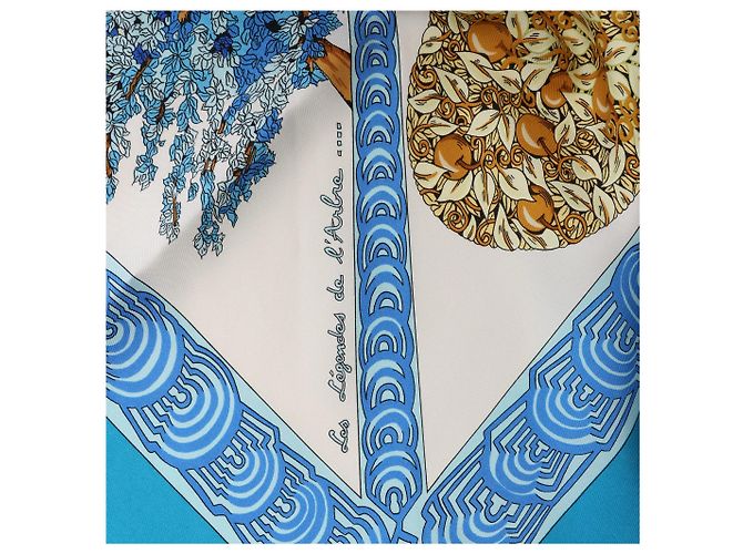 Fazzoletto di seta Hermès Carré 90 "Les Legendes de L'Arbre" in blu - vista 11