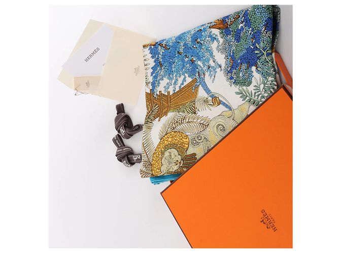 Fazzoletto di seta Hermès Carré 90 "Les Legendes de L'Arbre" in blu - vista 15