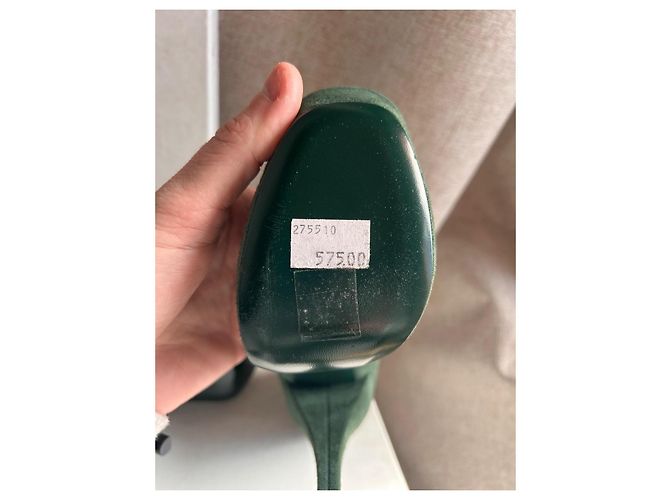 Yves Saint Laurent – Escarpins "Lucy 105" en Daim Vert Forêt - vue 10