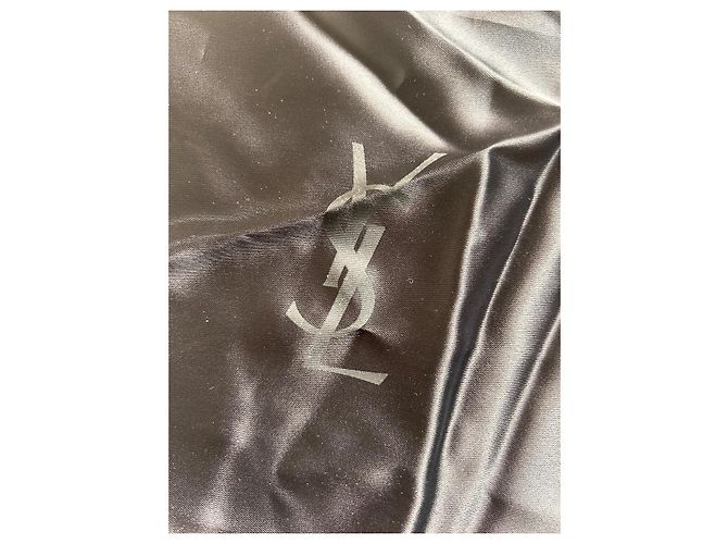 Yves Saint Laurent – Escarpins "Lucy 105" en Daim Vert Forêt - vue 16