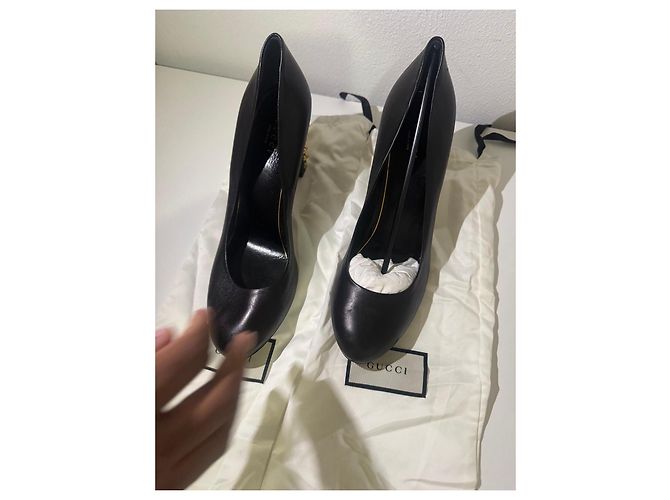 Scarpe con tacco Gucci in pelle nera con borchie dorate - vista 7