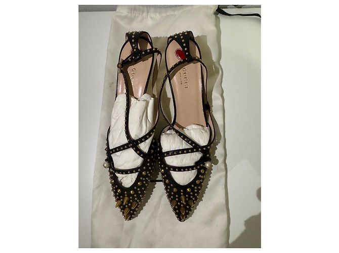 Sandali Gucci in pelle nera con borchie e perle Nero - vista 3