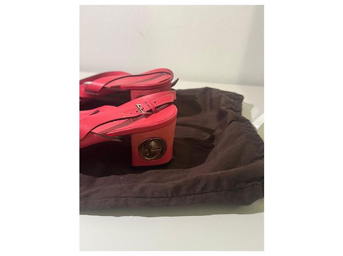 Sandali Gucci in pelle rosa con logo GG - vista 2