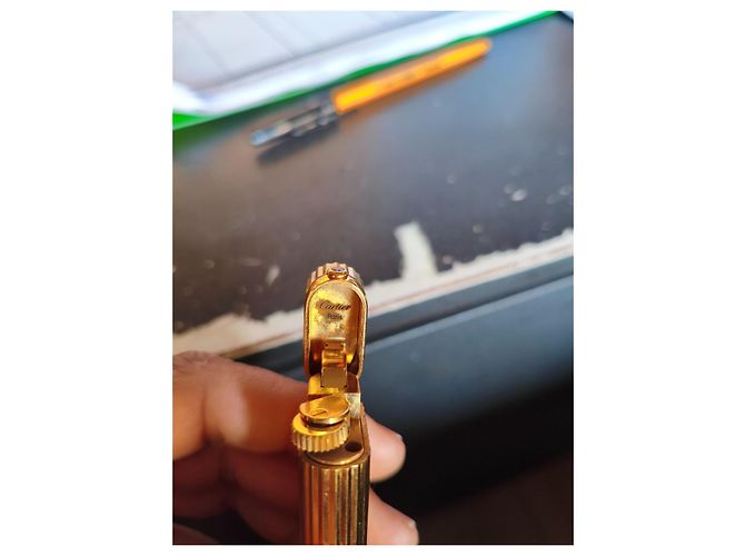 Cartier Oval gas lighter in ruby - view 11