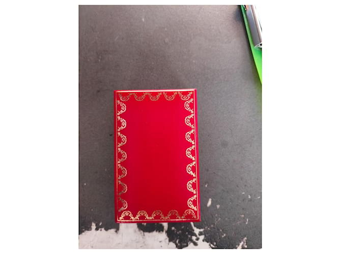 Cartier Oval gas lighter in ruby - view 3