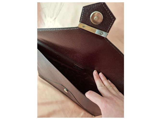 Yves Saint Laurent YSL Braune genarbte Leder-Clutch Bordeaux Dunkelbraun - Ansicht 8