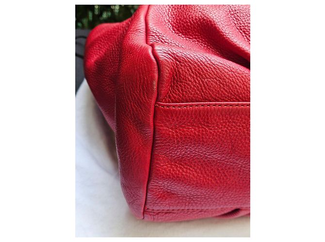 Marc by Marc Jacobs Sac Marc Jacobs en cuir grainé rouge - Excellent état ! - vue 10