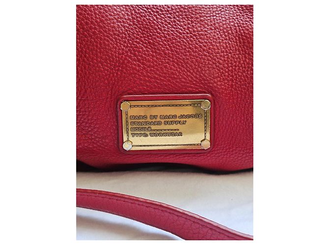 Marc by Marc Jacobs Sac Marc Jacobs en cuir grainé rouge - Excellent état ! - vue 2