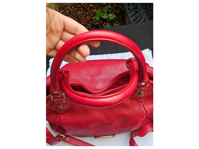 Marc by Marc Jacobs Sac Marc Jacobs en cuir grainé rouge - Excellent état ! - vue 7