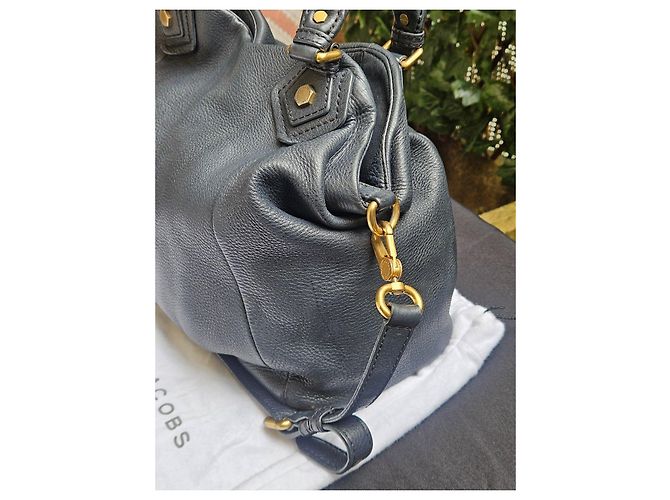Marc by Marc Jacobs Sac Marc Jacobs - Modèle Francesca, en grainé cuir noir. Excellent état - vue 4