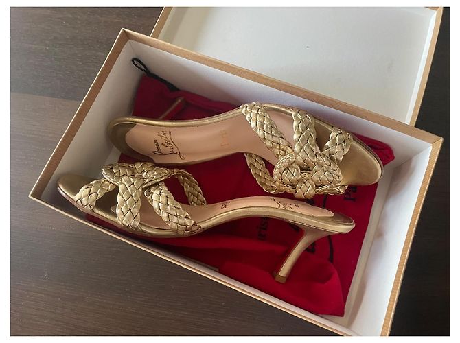 Christian Louboutin MARIBIS NAPPA PLATINO D'oro - vista 9