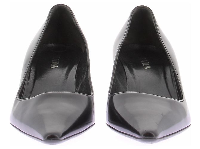 Prada Schwarze Pumps aus lackiertem Leder - Ansicht 4