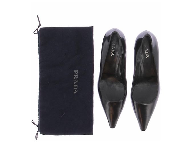Prada Schwarze Pumps aus lackiertem Leder - Ansicht 6