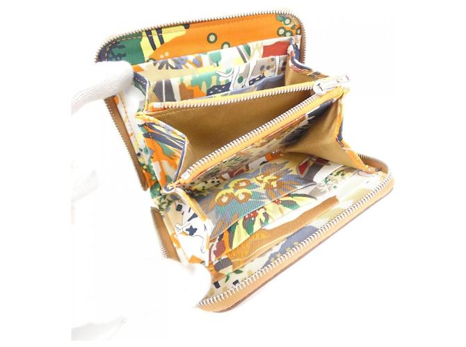 Silk In Billetera compacta de seda Hermès EN LIBERTÉ Castaño - vista 4