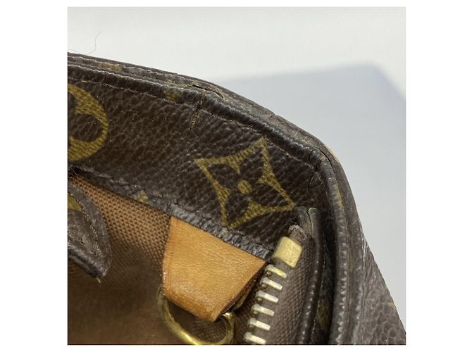 Borsa Tote Cabas Mezzo Monogramma Louis Vuitton Marrone - vista 14