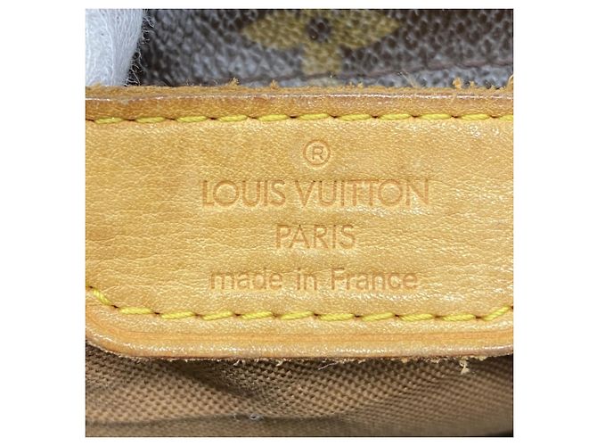 Borsa Tote Cabas Mezzo Monogramma Louis Vuitton Marrone - vista 5