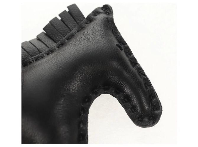 Charm in pelle Rodeo PM Hermès nero - vista 2