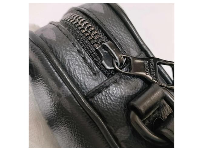 Borsa Pochette Monogram Eclipse Louis Vuitton Marrone Nero - vista 4