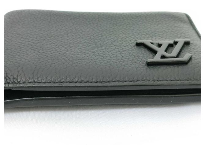 Louis Vuitton Bi-fold Wallet in Black Aerogram Leather - view 3