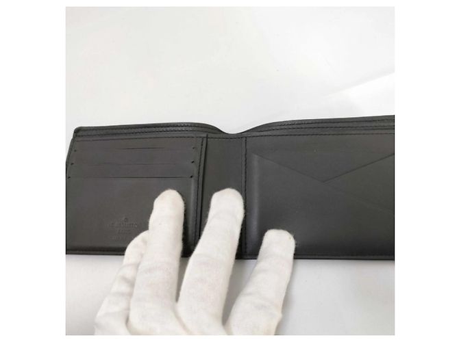 Louis Vuitton Bi-fold Wallet in Black Aerogram Leather - view 6