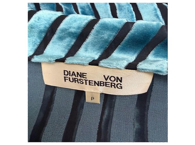 Diane Von Furstenberg Crossover-Bluse aus blauer Samt - Ansicht 4