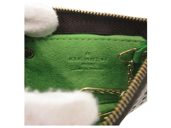 Monedero perforado Monogram Louis Vuitton Verde - vista 5