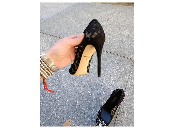Dolce & Gabbana Décolleté in pizzo nero con cristalli - vista 10
