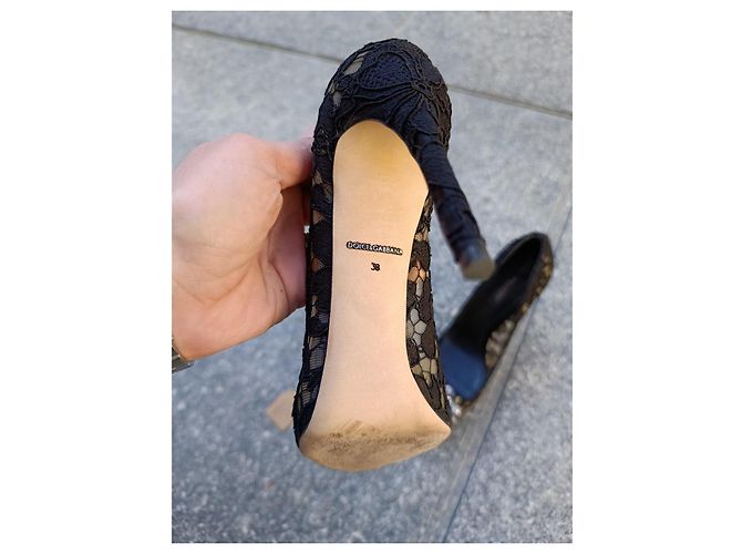 Dolce & Gabbana Décolleté in pizzo nero con cristalli - vista 11